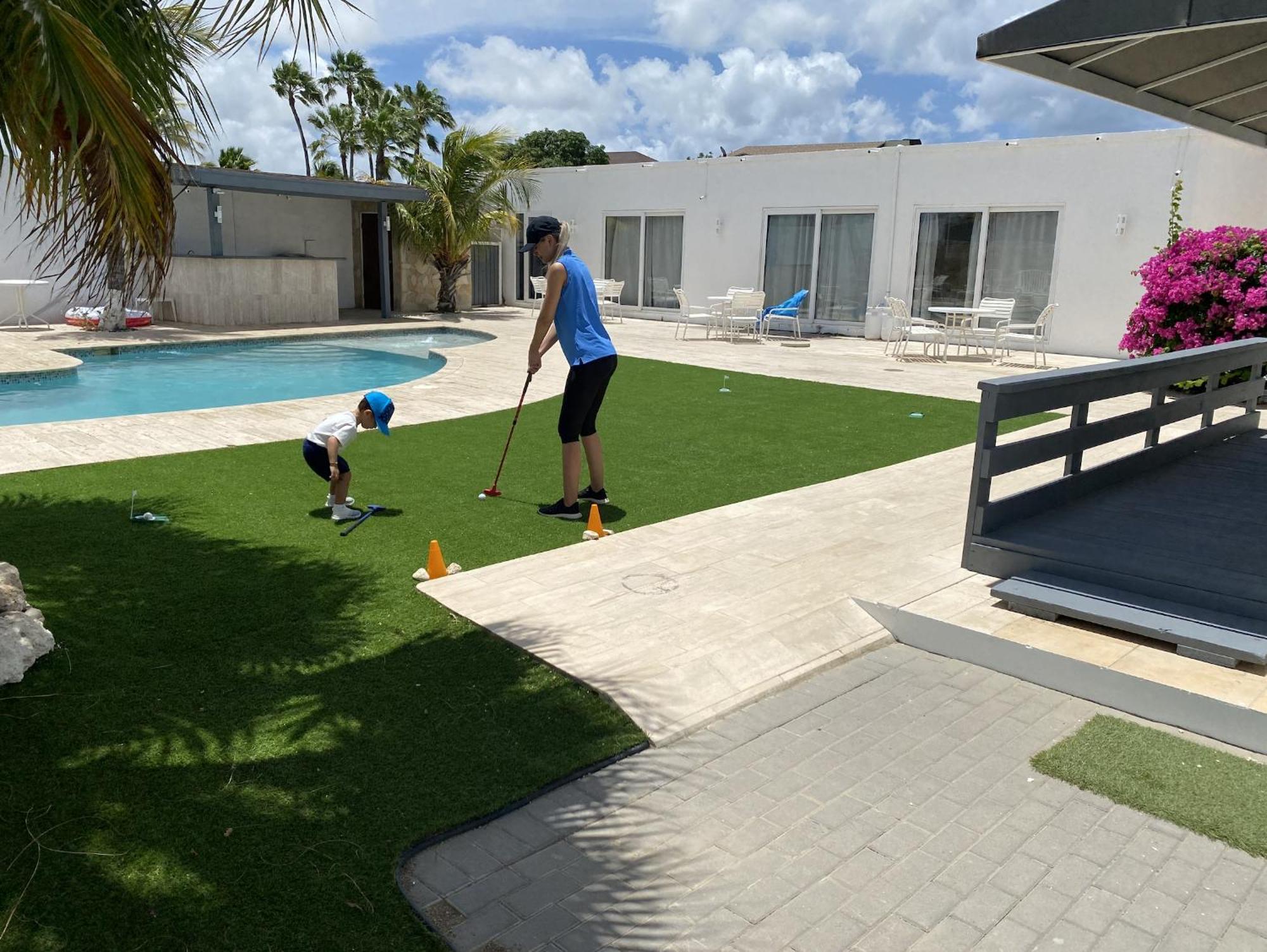 Genesis Apartments Palm Beach Exterior foto