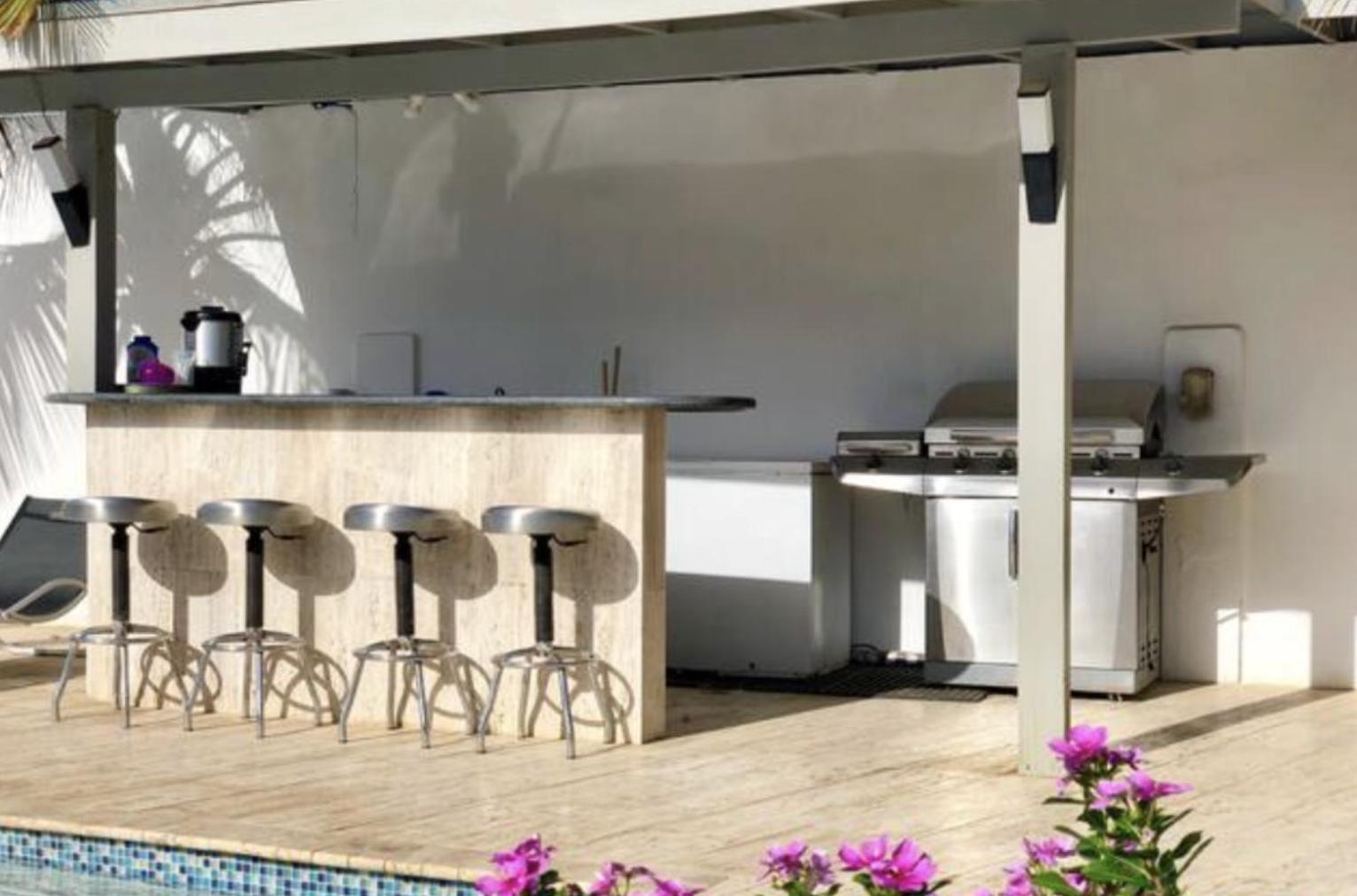 Genesis Apartments Palm Beach Exterior foto